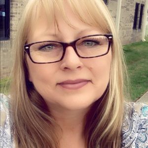 Meet your Posher, Angela